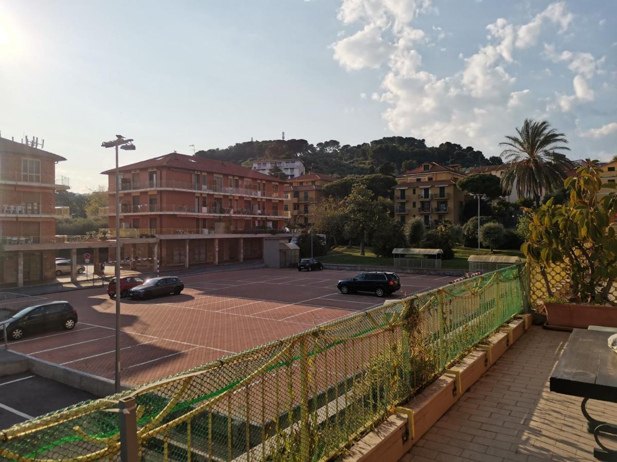 Appartement Il Tulipano à San Bartolomeo Al Mare Extérieur photo