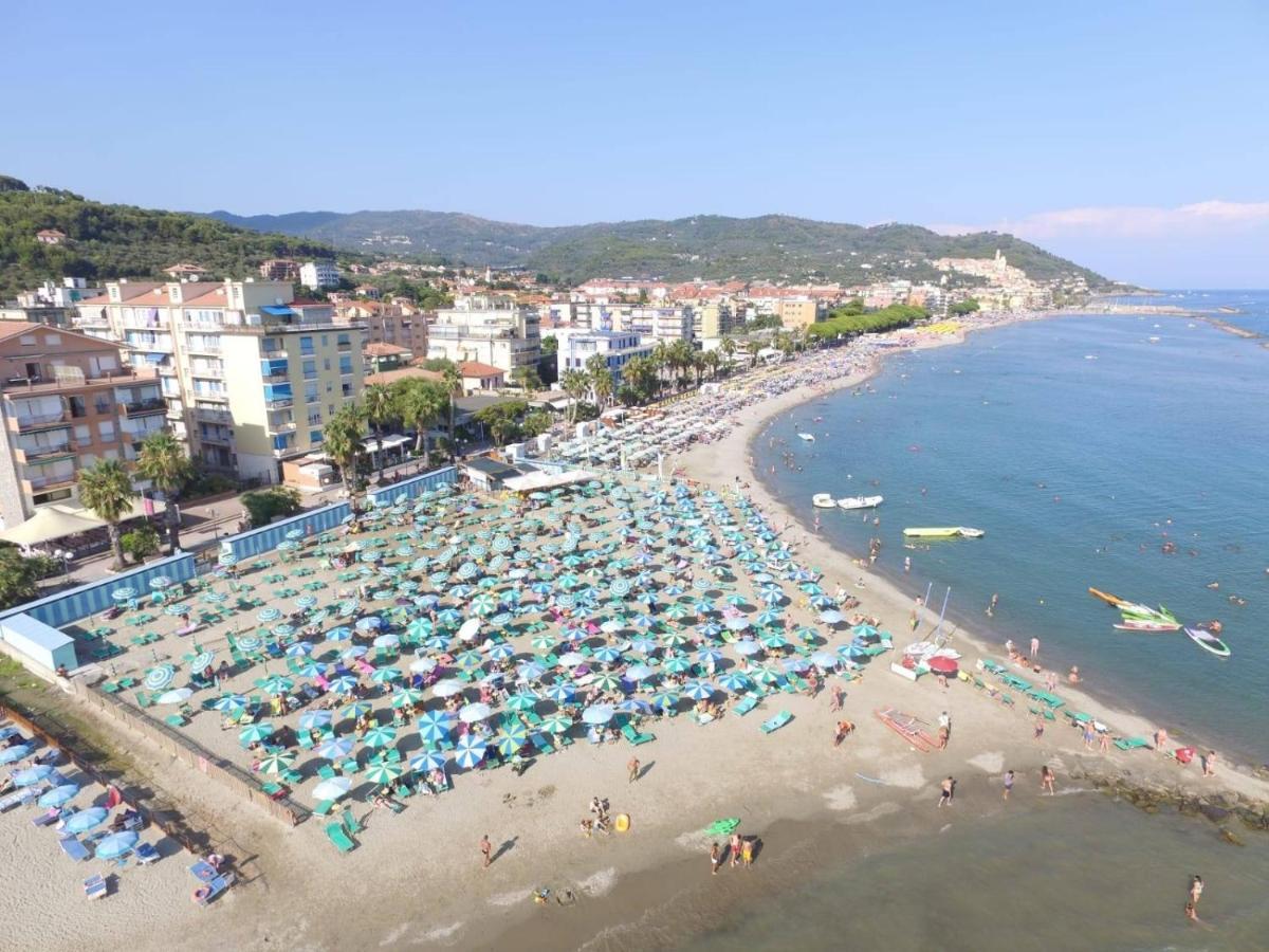 Appartement Il Tulipano à San Bartolomeo Al Mare Extérieur photo